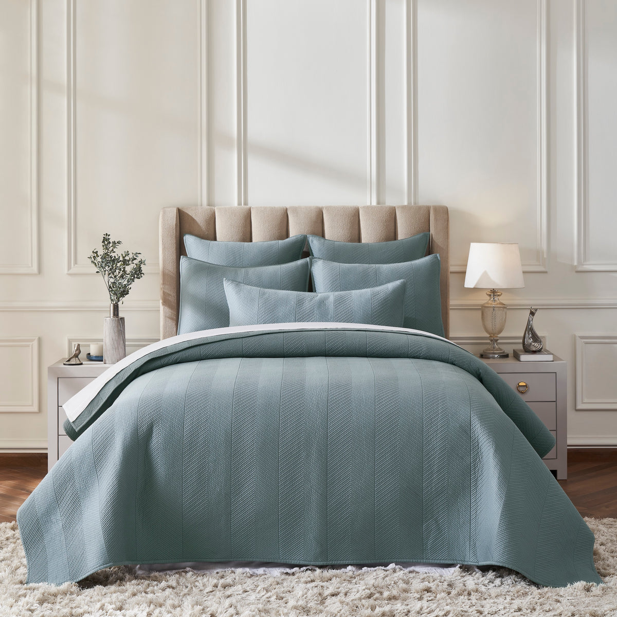 CL-261-9496_1|Stylish teal blue-green chevron quilted coverlet, perfect for a modern bedroom. Adds a touch of luxury.