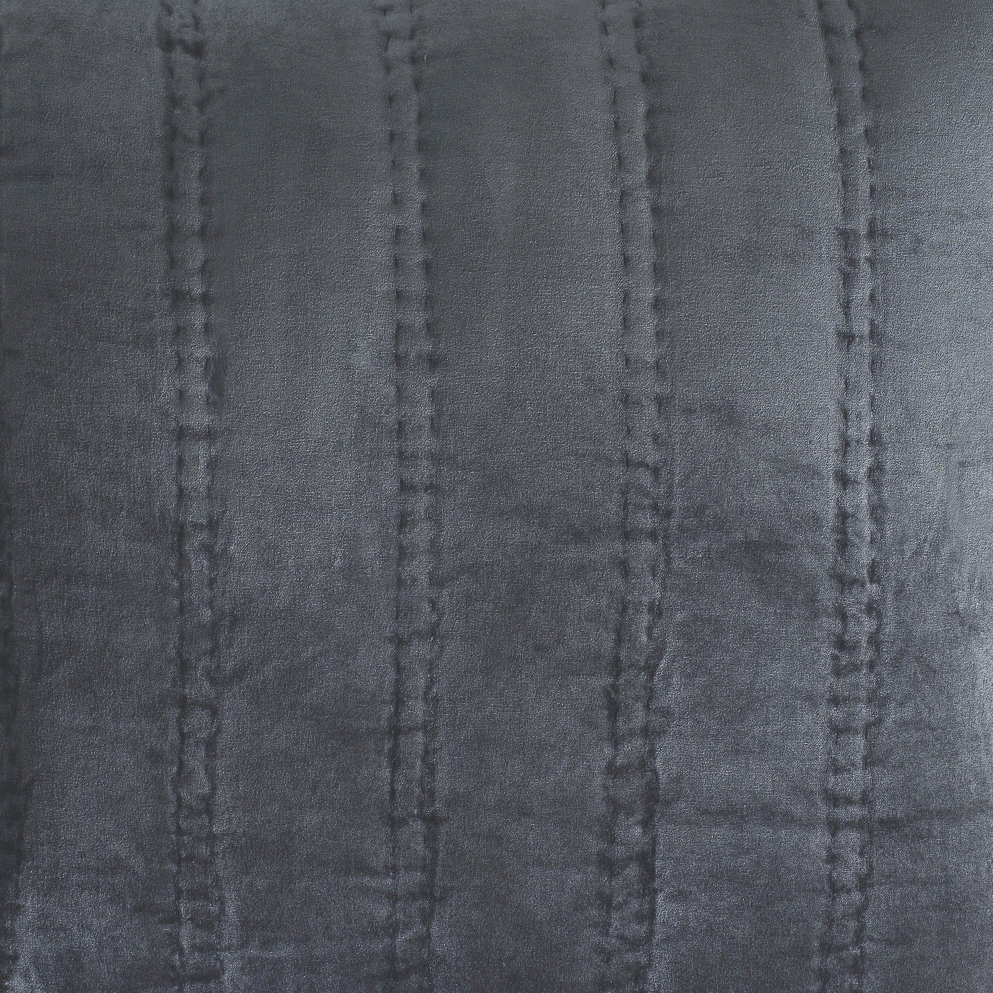 KS-308-2036_2|Beautiful handcrafted quilt featuring intricate stitching and soft fabric, providing cozy warmth and timeless charm to any bedroom.