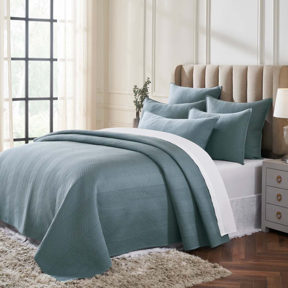 CL-261-9496_2|Stylish teal blue-green chevron quilted coverlet, perfect for a modern bedroom. Adds a touch of luxury.