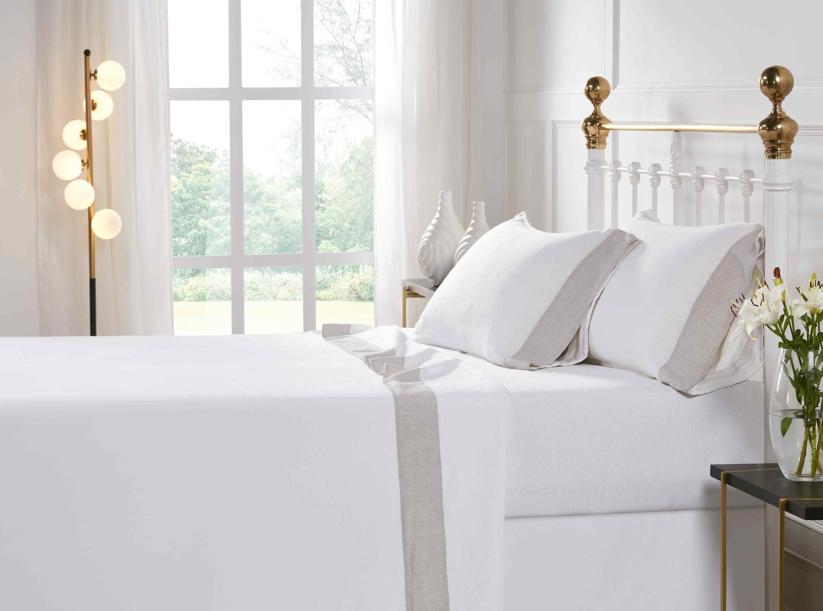 KSS-517-7880_6|Elegant white 100% linen sheet set with stylish natural border. Soft, breathable, luxurious bedding for comfort.