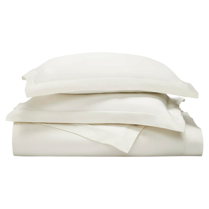 DT-064-10692_5|Neatly folded crisp white premium duvet cover, ready for a luxurious bedroom refresh. Hotel-quality bedding.