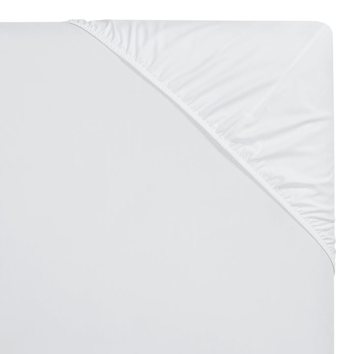 KFT-534-7880_1|Solid white 100% cotton fitted sheet with a smooth sateen weave, featuring an elasticized corner for a secure fit.