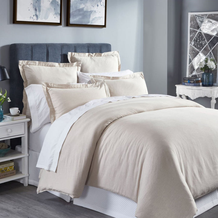DT-036-9092_2|Soft beige solid duvet cover set, queen size, with matching shams, creating a serene and minimalist bedroom ambiance.