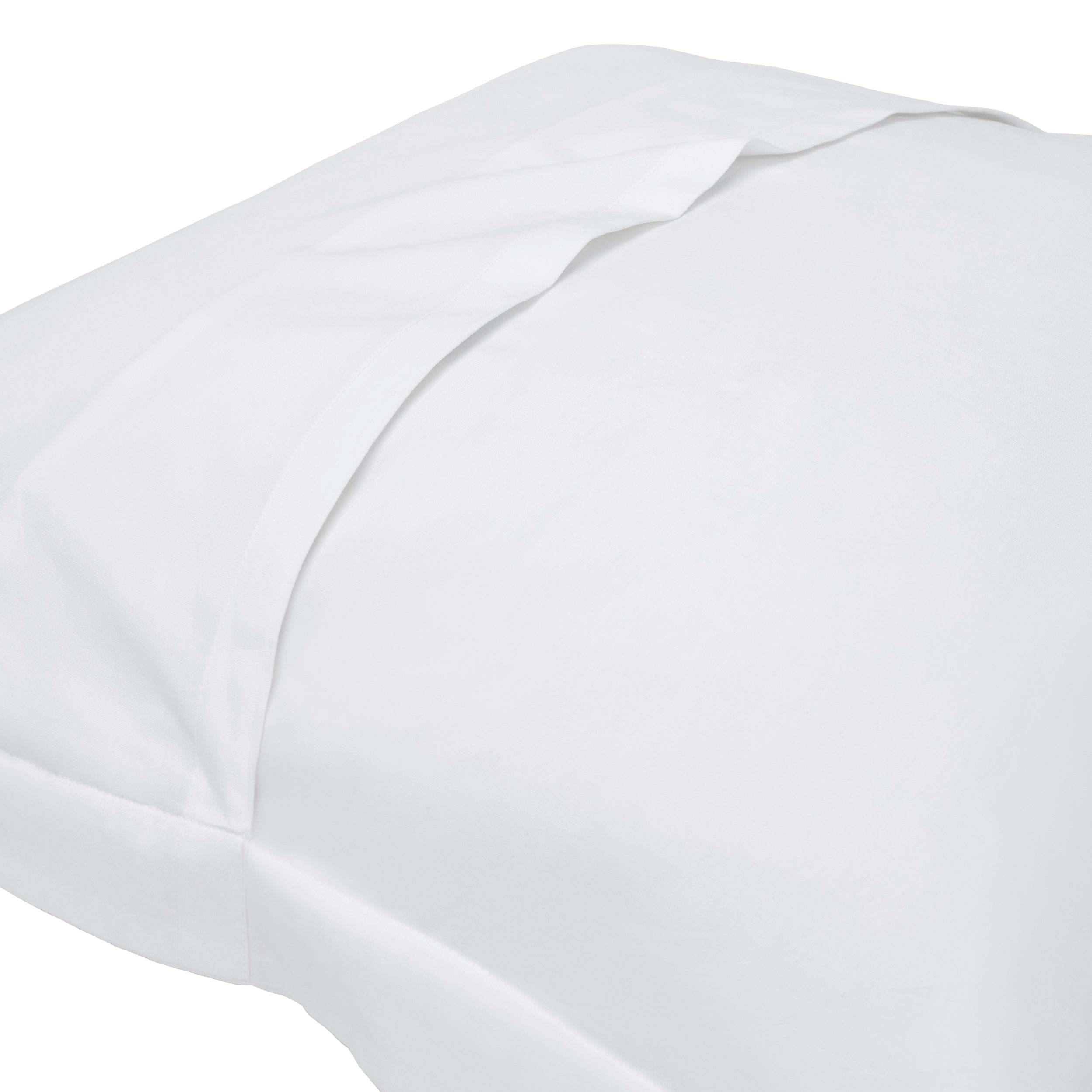 ES-067-2626_2|Smooth white luxury duvet cover featuring a clean, minimalist design with a subtle, elegant envelope-style closure.