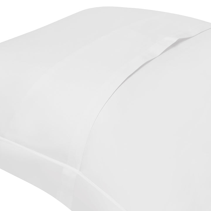ES-065-2626_2|Soft white cotton sateen duvet cover, luxurious feel, sleek design, offering elegant comfort and style for your bed.