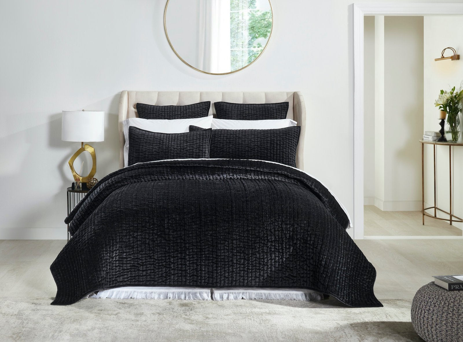 QT-361-9496_2|Elegant black quilted bedding set, showcasing a plush textured quilt and matching pillows, for a chic modern bedroom.