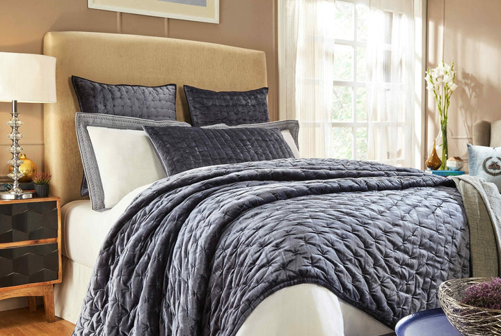 QT-313-9496_2|Elegant dark grey velvet geometric quilted quilt, providing luxurious texture and warmth, enhancing a modern bedroom.