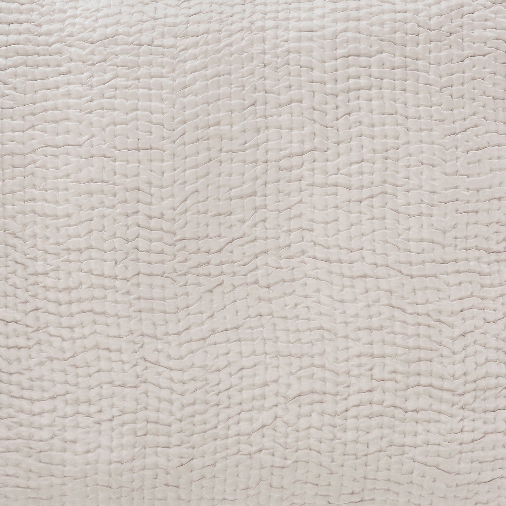 ES-166-2626_2|Soft light beige textured coverlet adorned with a delicate small square quilted pattern, offering refined bedroom warmth.