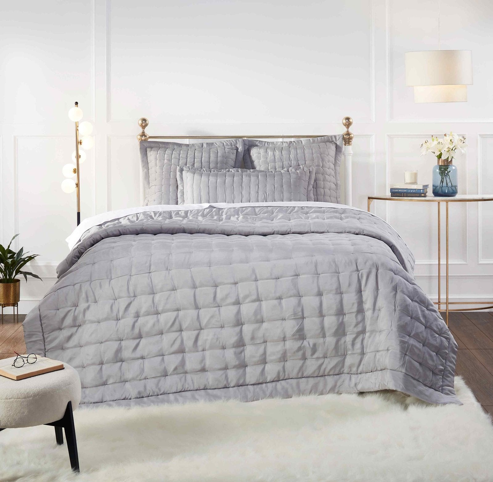 QT-333-9496_1|Contemporary grey square-puffed quilt set creating a plush and inviting texture, perfect for modernizing any bedroom decor with comfort.