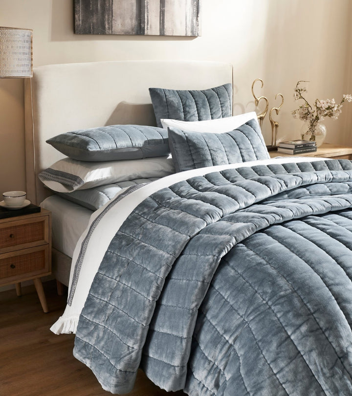 QT-360-9496_3|Luxurious blue velvet quilted bedspread, offering plush comfort and sophisticated elegance for a serene bedroom aesthetic.