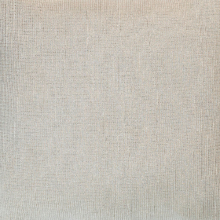 BT-103-9496_2|Close-up of a luxurious cream textured blanket, showcasing its soft, cozy fabric weave and comfortable design for bedding.