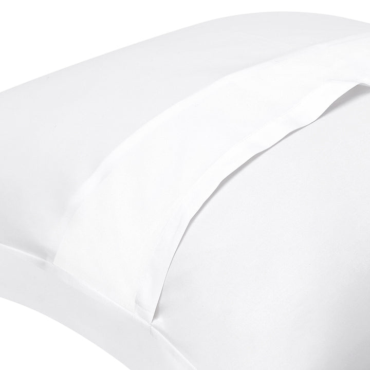 ES-070-2626_2|Clean white plain duvet cover fabric, offering soft, crisp comfort for a minimalist luxury bedding experience.