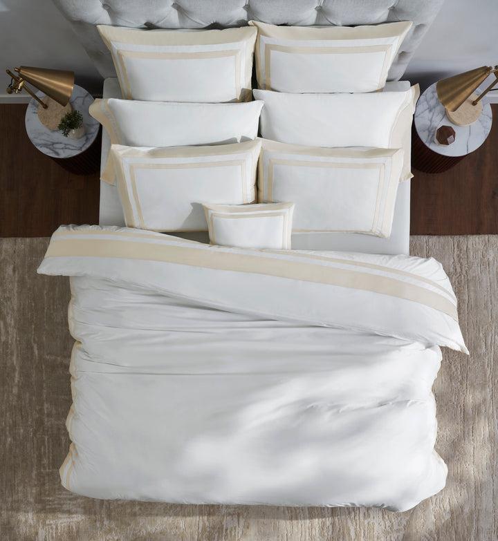 DT-061-6886_3|Elegant duvet cover set with neutral stripe accents, crafted for luxurious comfort. Complete your bedroom with this stylish bedding.