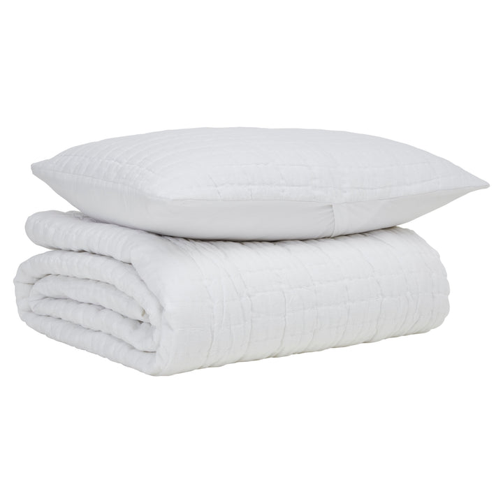 QT-372-9496_5|Cozy white quilted bedding, showcasing a textured grid pattern, ideal for a fresh, inviting, and comfortable bedroom design.