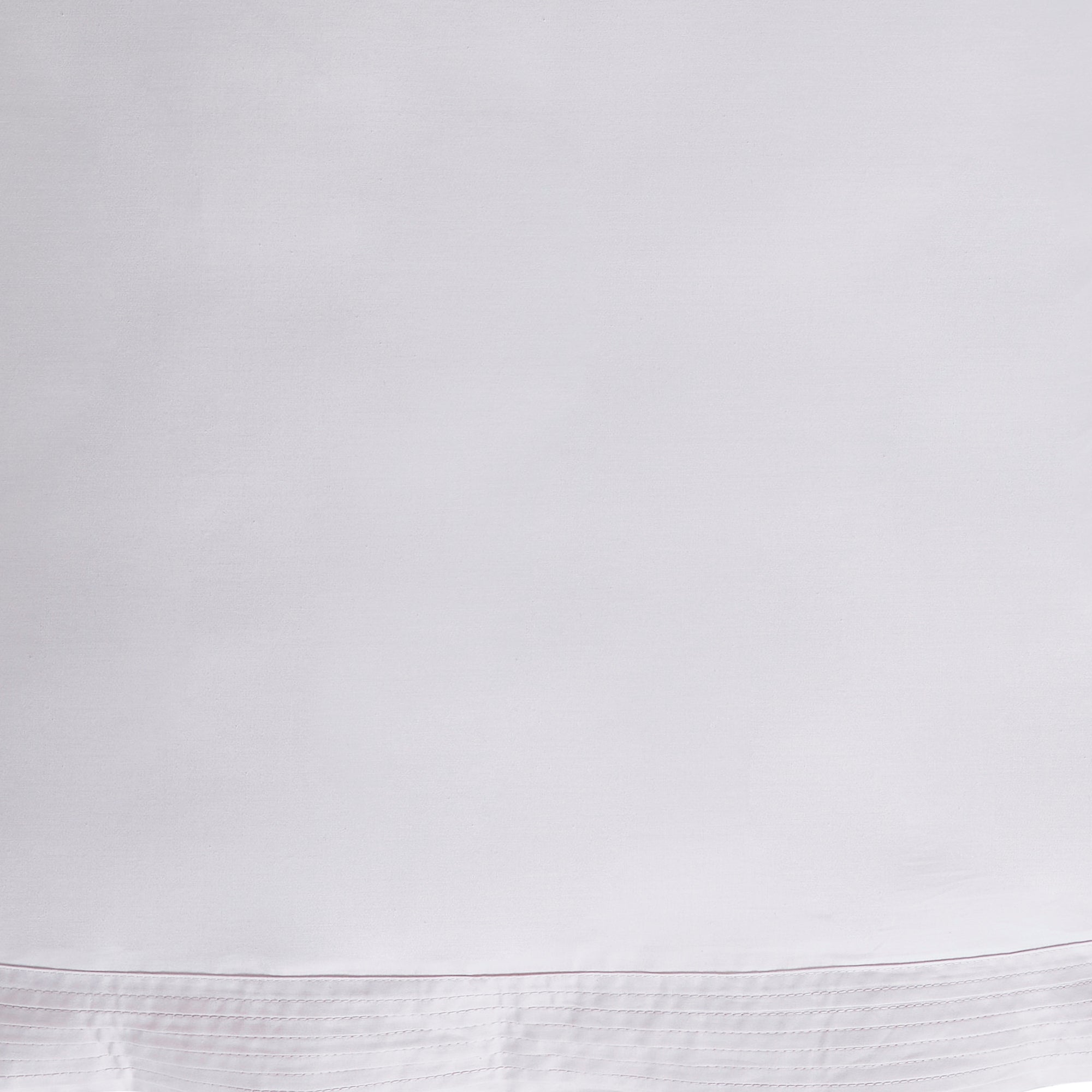 ASP-523-2032_2|Close-up of crisp white 100% cotton sheets with subtle stitched border, soft and luxurious bedding for comfort.