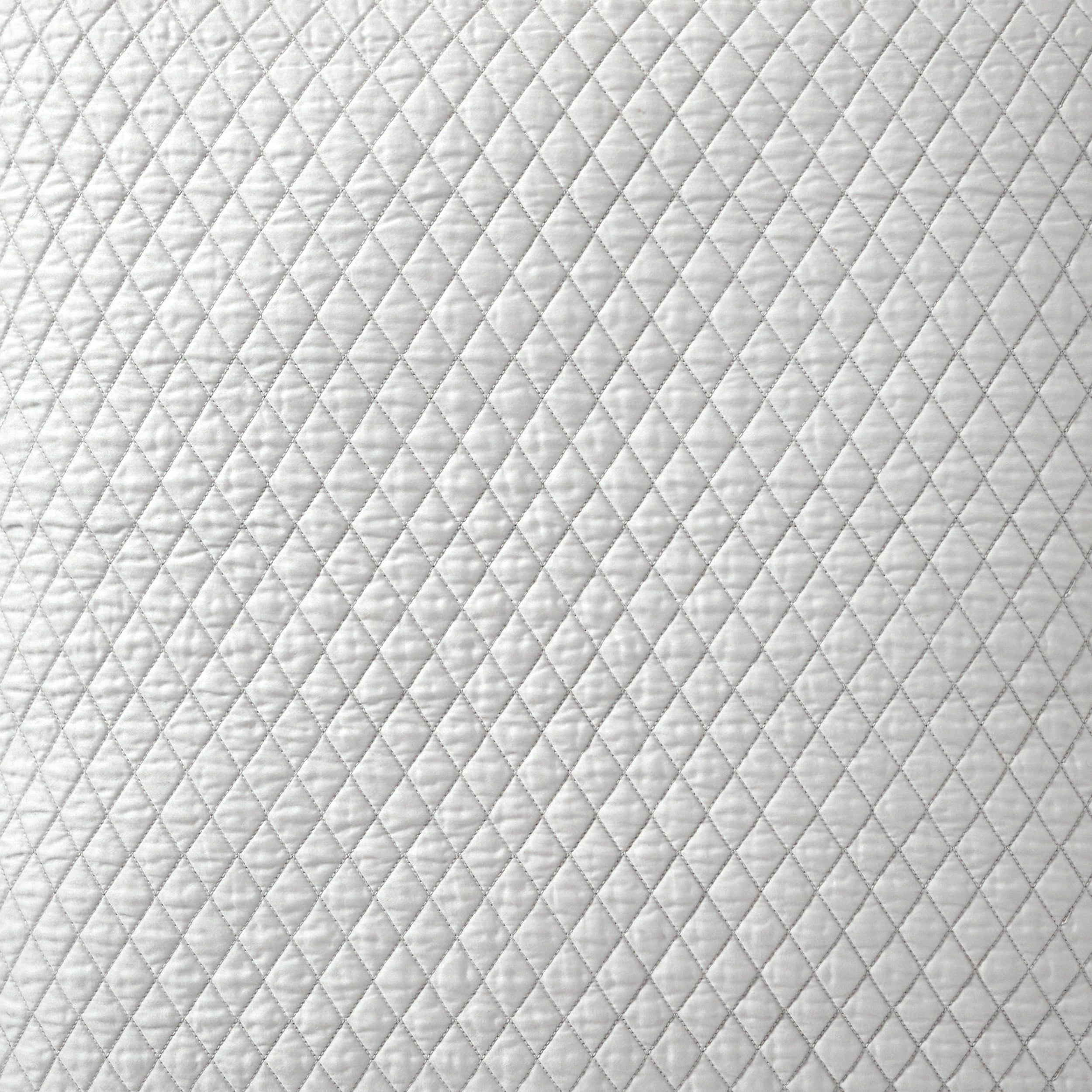 ES-266A-2626_2|Classic white diamond quilted coverlet. Timeless, soft bedding with a traditional pattern, perfect for elegant bedroom design.