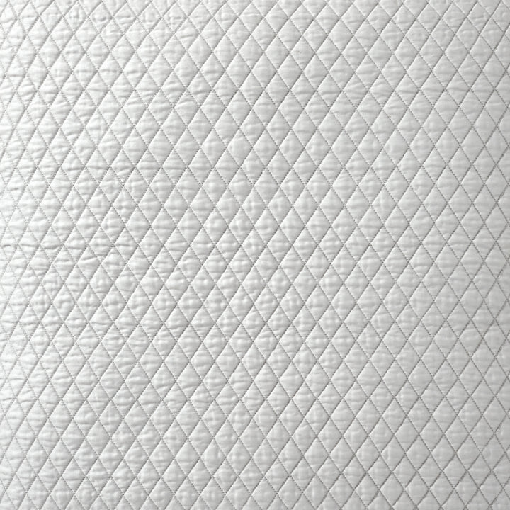 ES-266A-2626_2|Classic white diamond quilted coverlet. Timeless, soft bedding with a traditional pattern, perfect for elegant bedroom design.