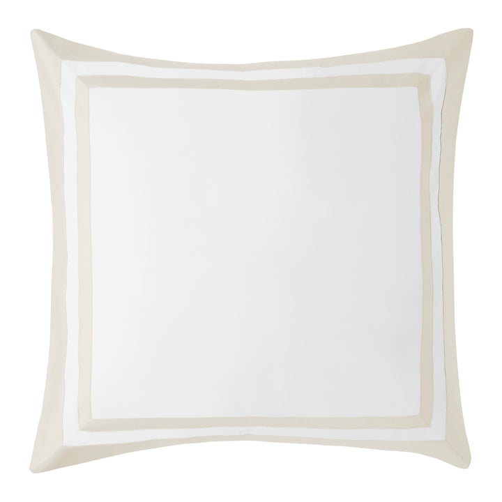 ES-061-2626_1|Elegant beige and white bordered duvet cover, luxurious cotton sateen bedding for a sophisticated classic bedroom style.