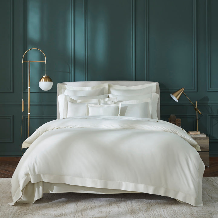 DT-065-X_1|Elegant ivory cotton sateen duvet cover perfectly complementing a contemporary bedroom, providing luxurious comfort.