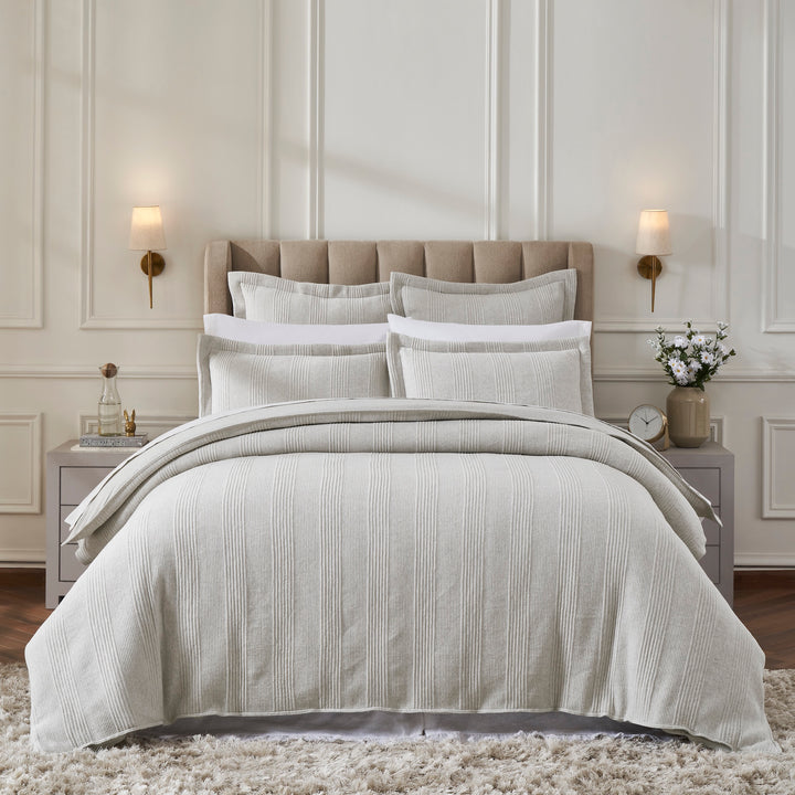 DT-044-9092_1|Light grey ribbed duvet cover set creates a cozy, modern bedroom retreat with matching textured shams for ultimate comfort.