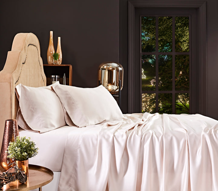 SSS-510-3880_2|Light beige 100% Lyocell sheet set, including a fitted sheet, flat sheet, and two pillowcases, with a smooth sateen weave.