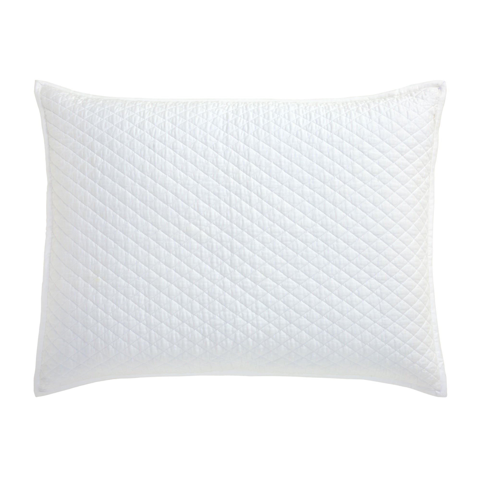 SS-264-2026_1|White quilted coverlet with classic diamond pattern. Elegant and soft bedding for a timeless bedroom, promoting comfort.