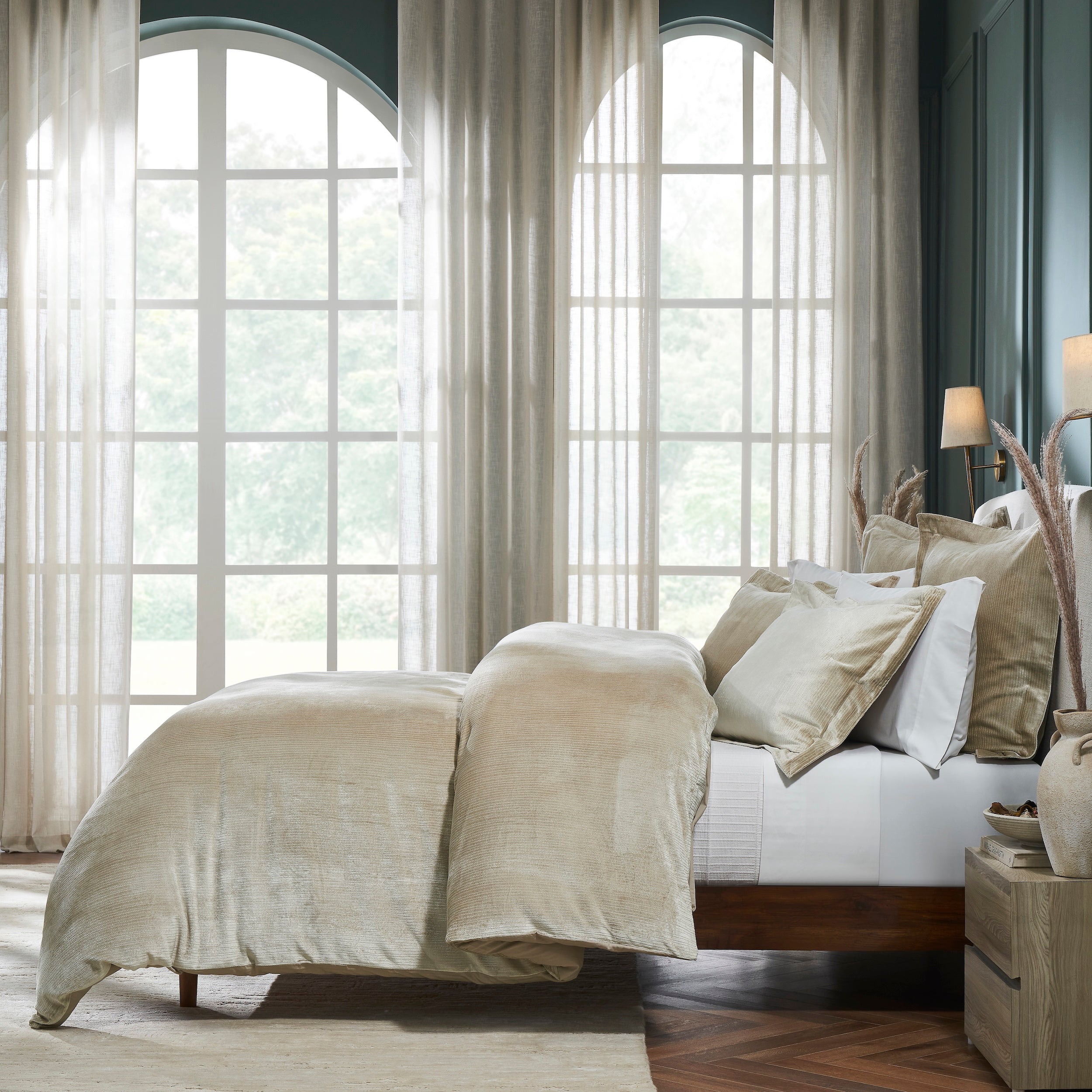 DT-053-10692_3|Luxurious light gold textured duvet cover set, perfect for elegant bedroom decor. Soft, plush, and comfortable bedding.
