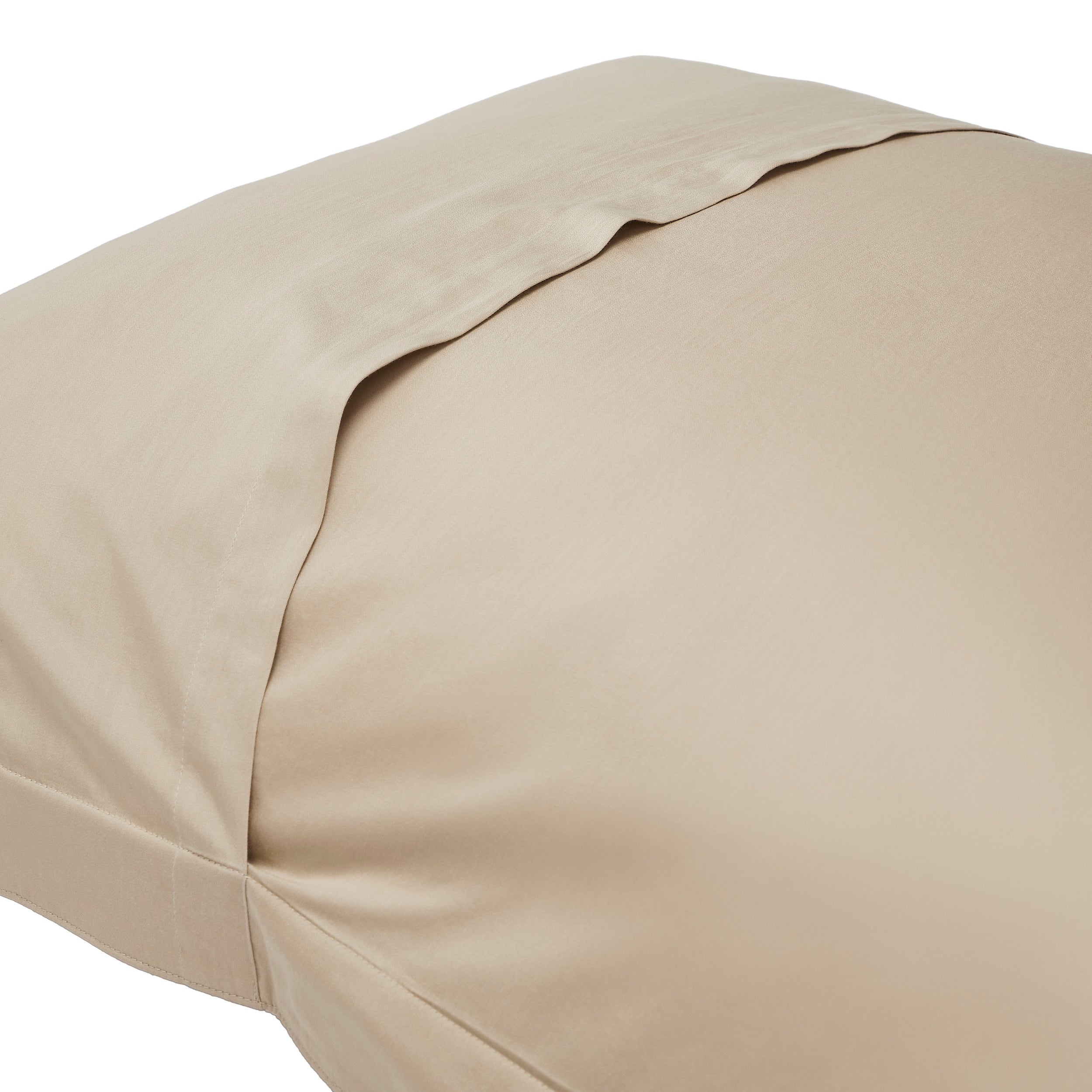 ES-053-2626_2|Smooth beige sateen duvet cover, classic envelope closure style. Adds understated elegance and comfort to any bed.