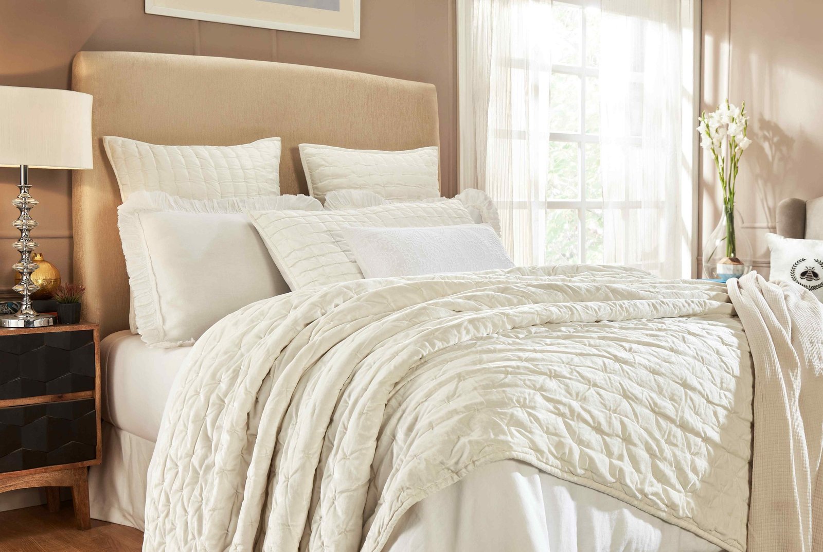 QT-311-X_1|Elegant bedroom decor featuring a comfortable bed with white bedding, stylish headboard, modern nightstand, and soft lighting.