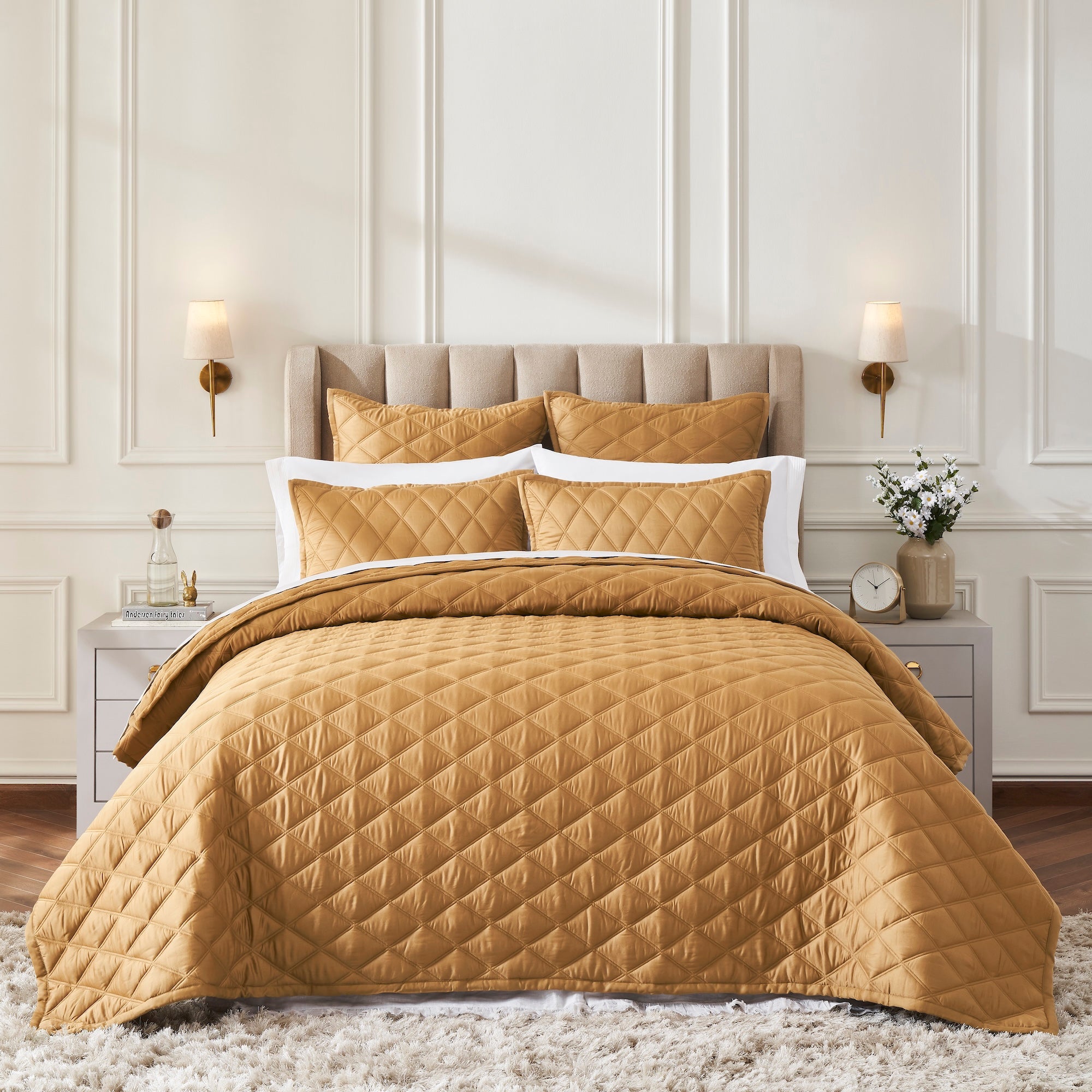 CL-260-11096_1|Luxurious gold diamond quilted coverlet set on a stylish bed, offering a rich texture and elegant bedroom look.