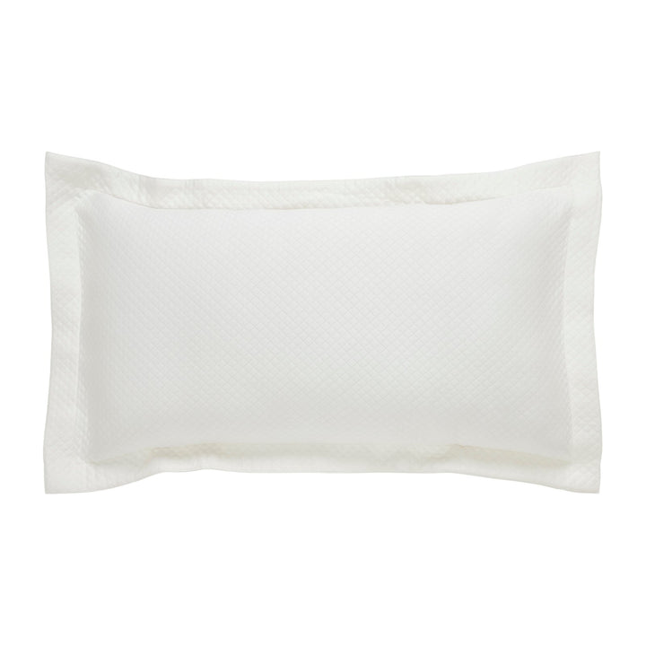 KS-189-2036_1|Pure white textured quilt with delicate diamond quilting, adding subtle elegance and a soft, comfortable layer to bedding.