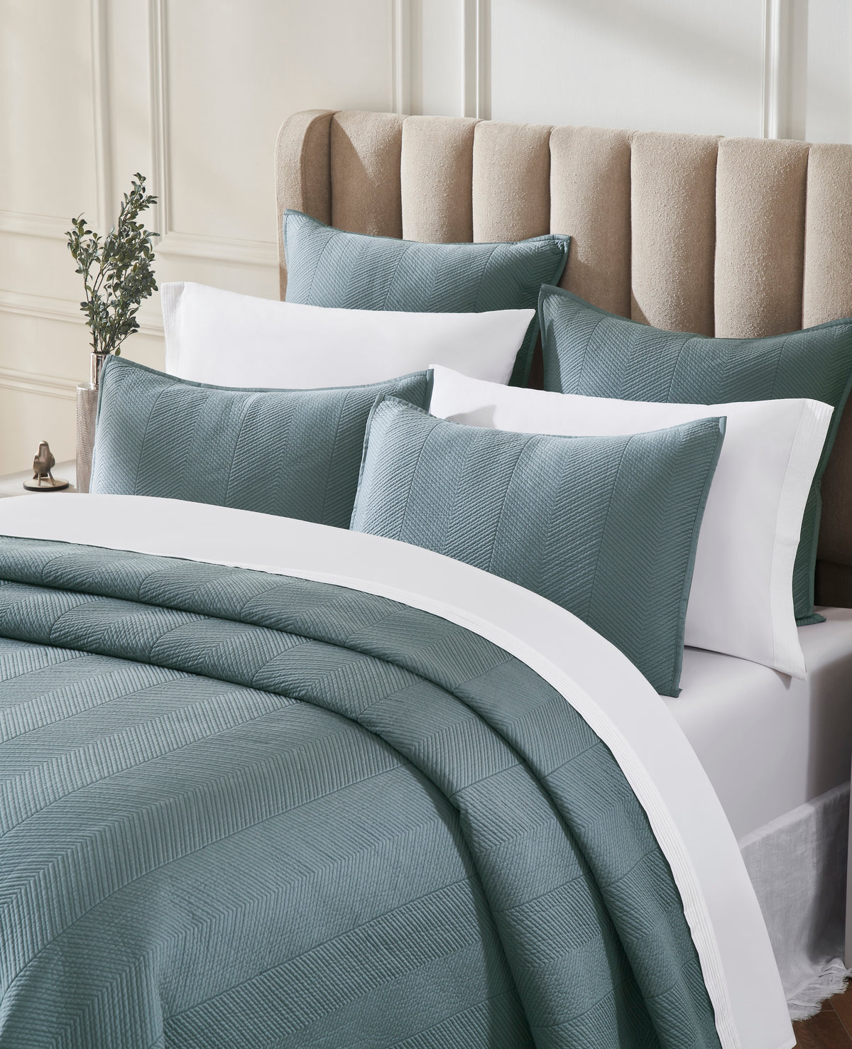 CL-261-9496_3|Stylish teal blue-green chevron quilted coverlet, perfect for a modern bedroom. Adds a touch of luxury.