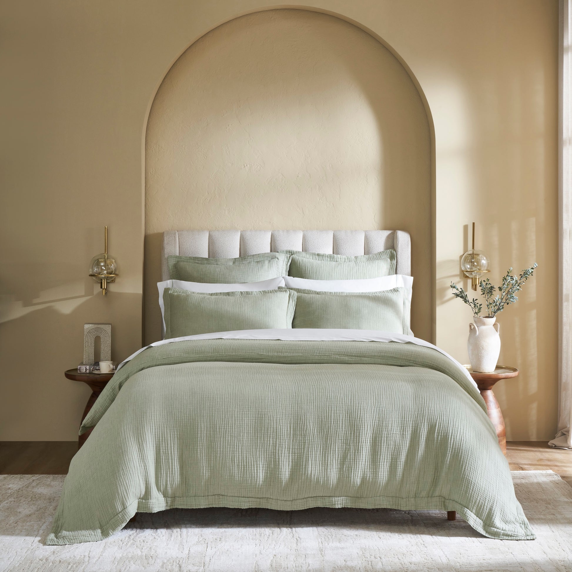 DT-051-10692_1|Stylish green crinkled cotton duvet cover and shams on a queen bed, creating a comfortable, modern bedroom look.