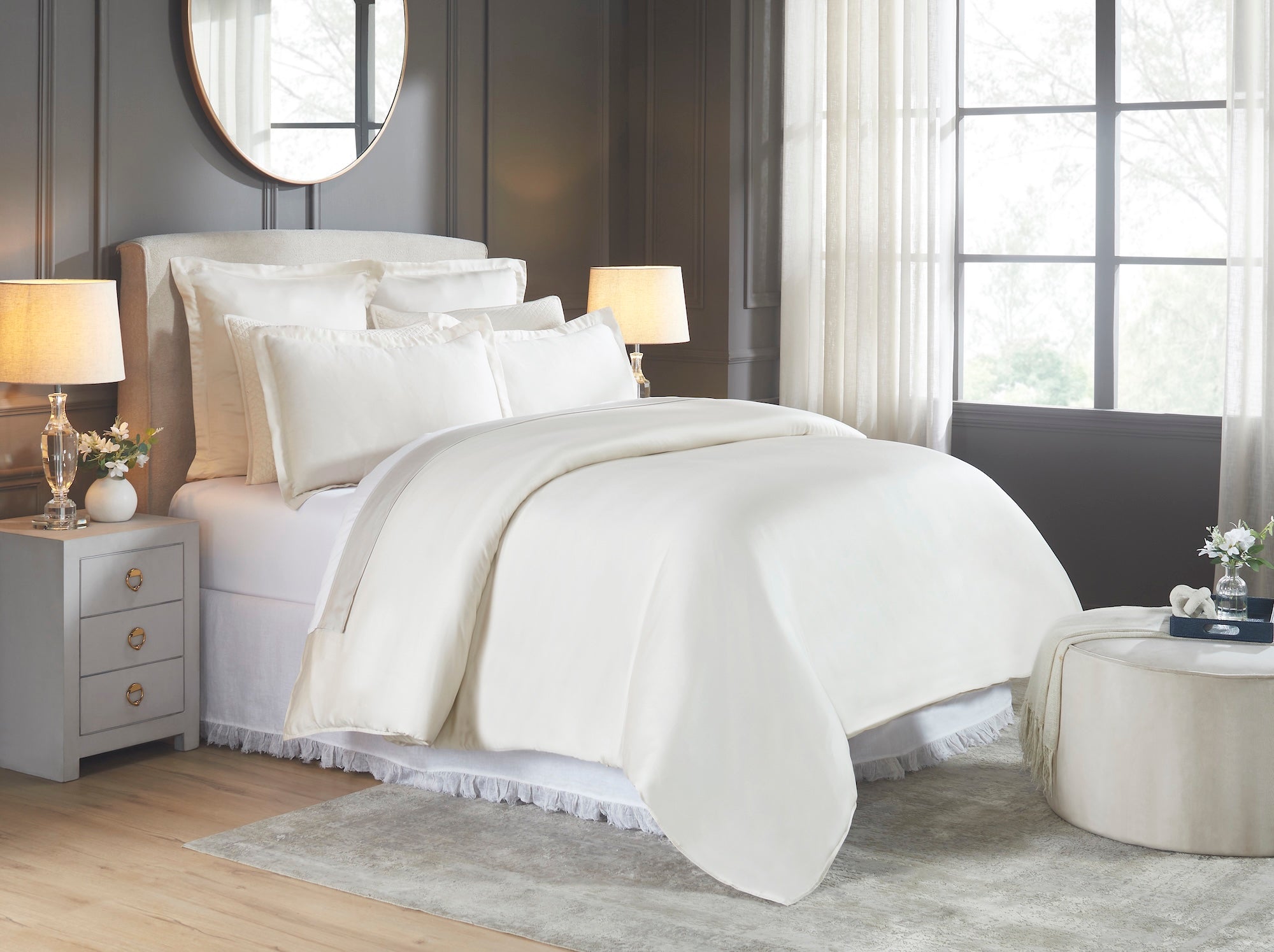 DT-046-9092_2|Elegant cream luxurious soft cotton duvet cover enriching a cozy bedroom, offering sophisticated comfort and timeless style.