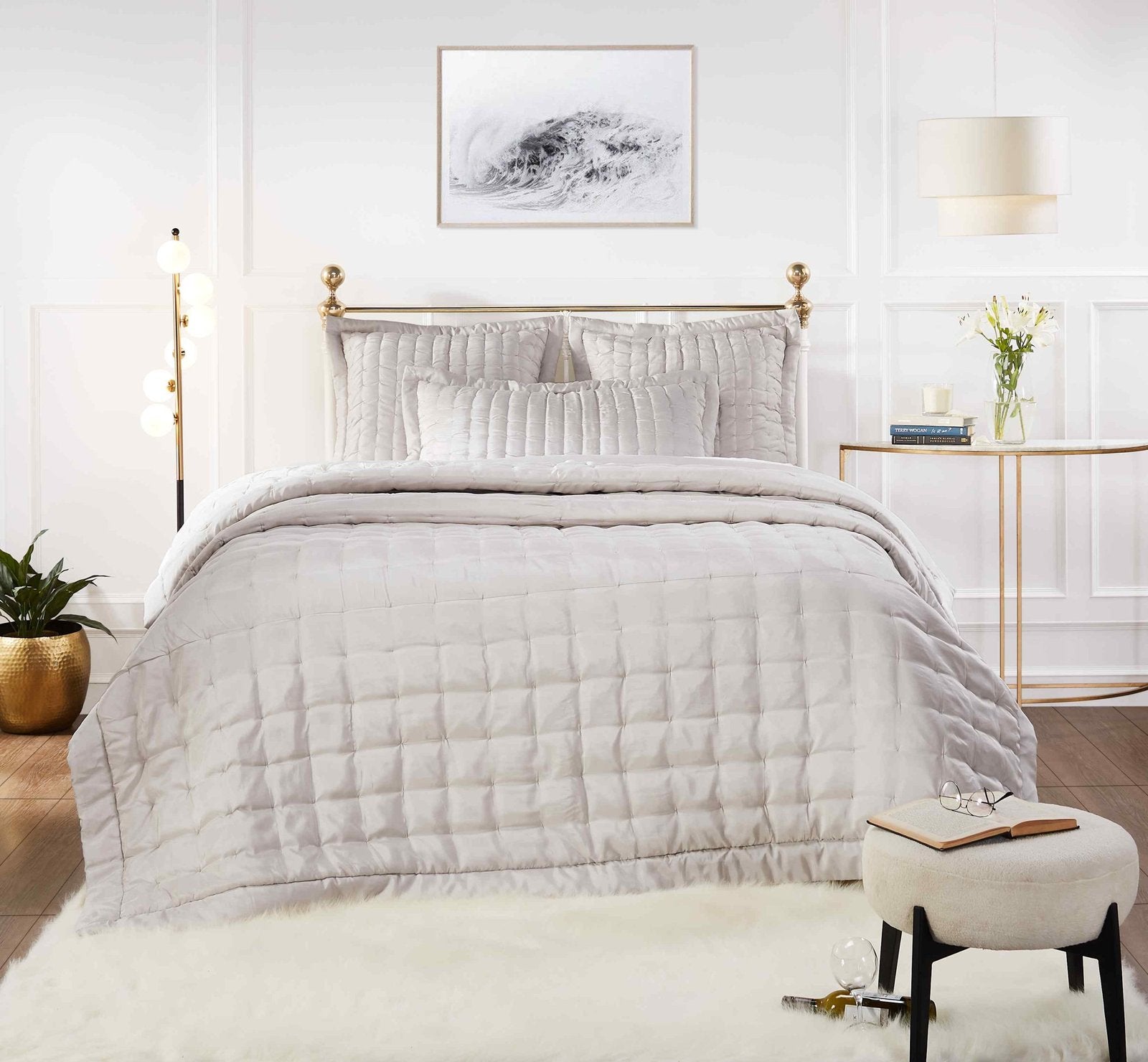 QT-334-11096_5|Plush light grey quilted quilt set and matching shams create a serene, elegant bedroom ensemble with modern style.