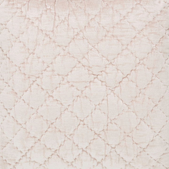 KS-342-2036_2|Chic cream and pink quilted blanket with a classic diamond stitch pattern. Soft, cozy bedding for elegant comfort.