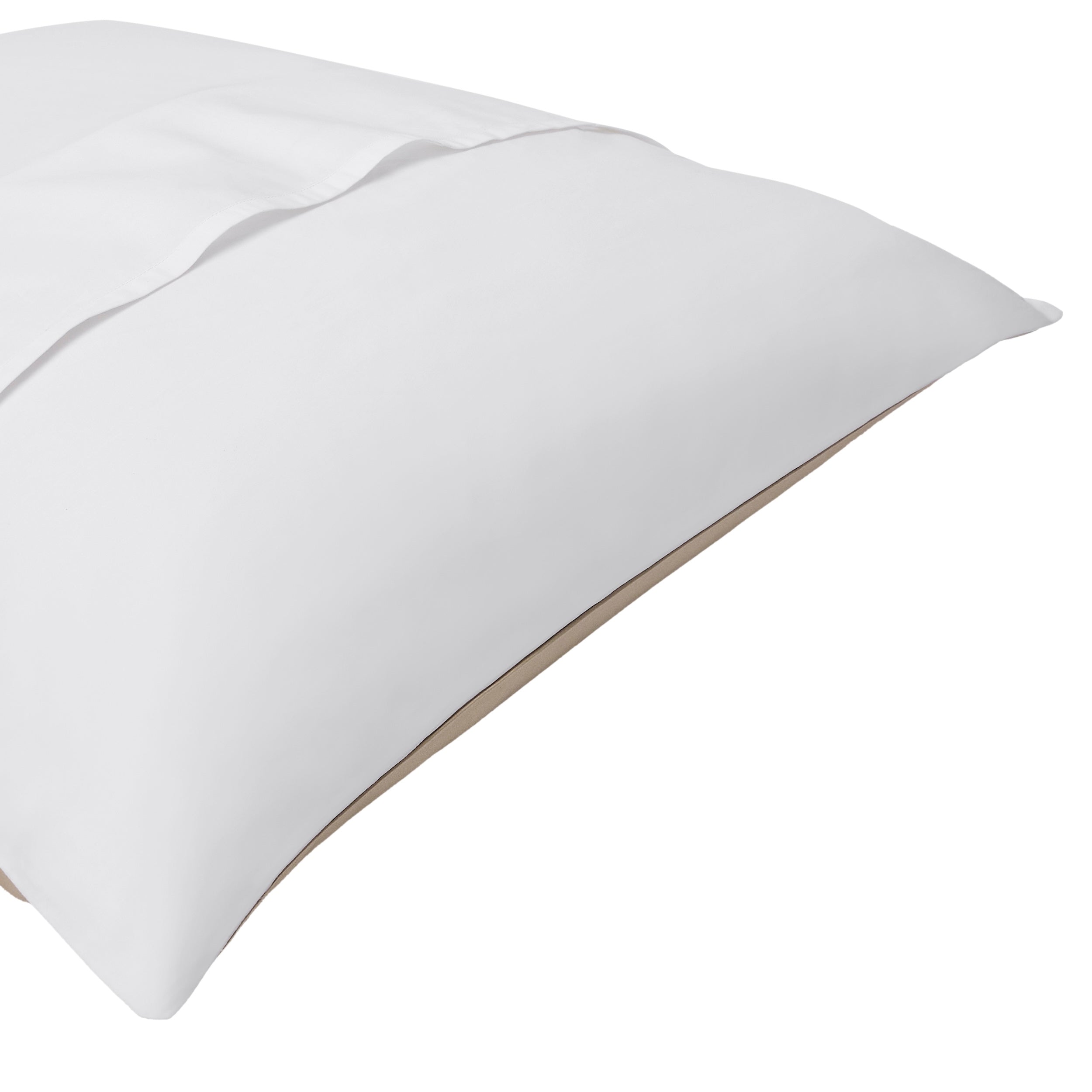 BS-063-1216_2|Smooth white sateen duvet cover, showcasing the crisp fabric and simple elegance for a serene and luxurious bedroom.