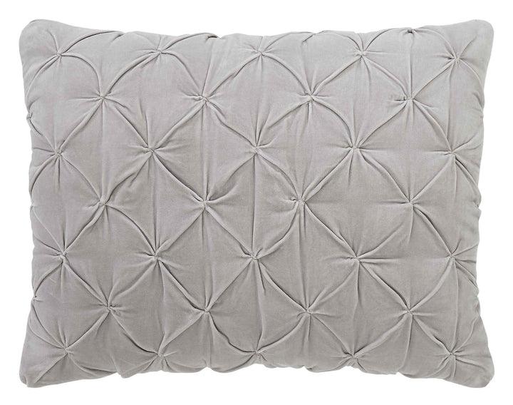 SS-327-2026_1|Light grey velvet diamond-tufted sham. Elegant, luxurious, and soft quilt bedding accent, perfect for sophisticated bedroom decor.