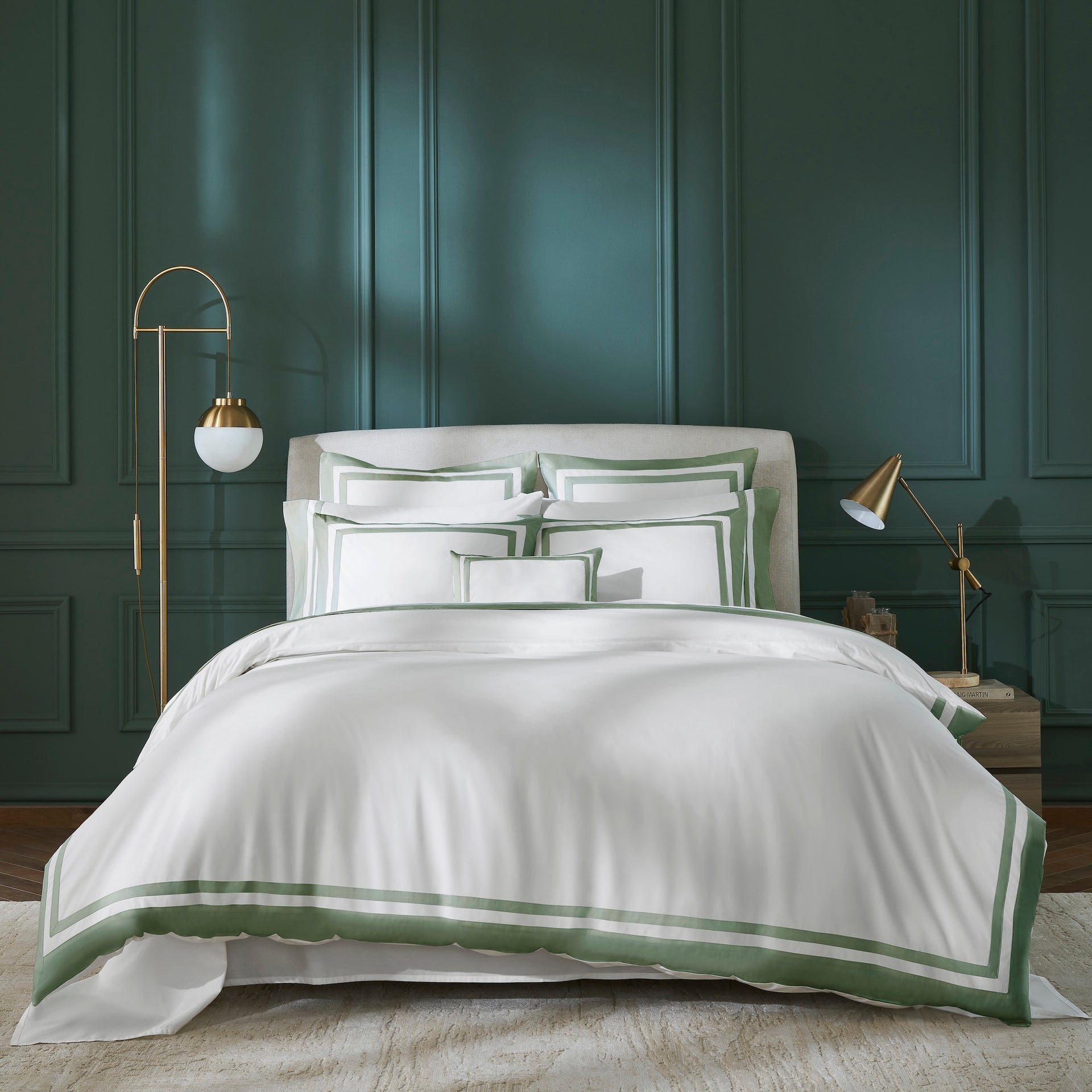 DT-069-X_1|Elegant white duvet cover with stylish green border. Matching shams, perfect for a chic modern bedroom, luxurious comfort.