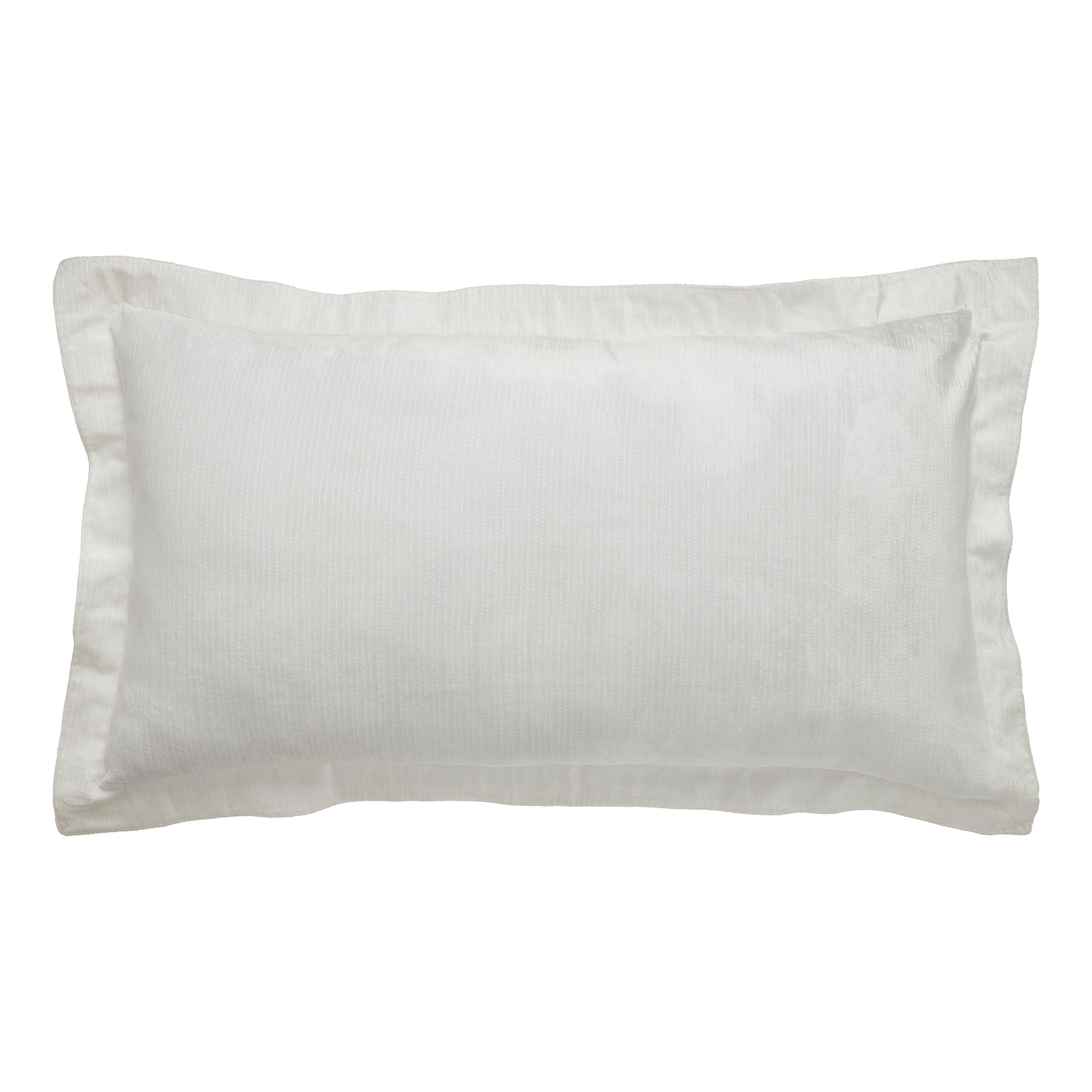 KS-052-2036_1|Luxurious white textured duvet cover, soft cotton blend with subtle linear pattern. Elegant bedding for serene bedroom decor. Perfect comfort.