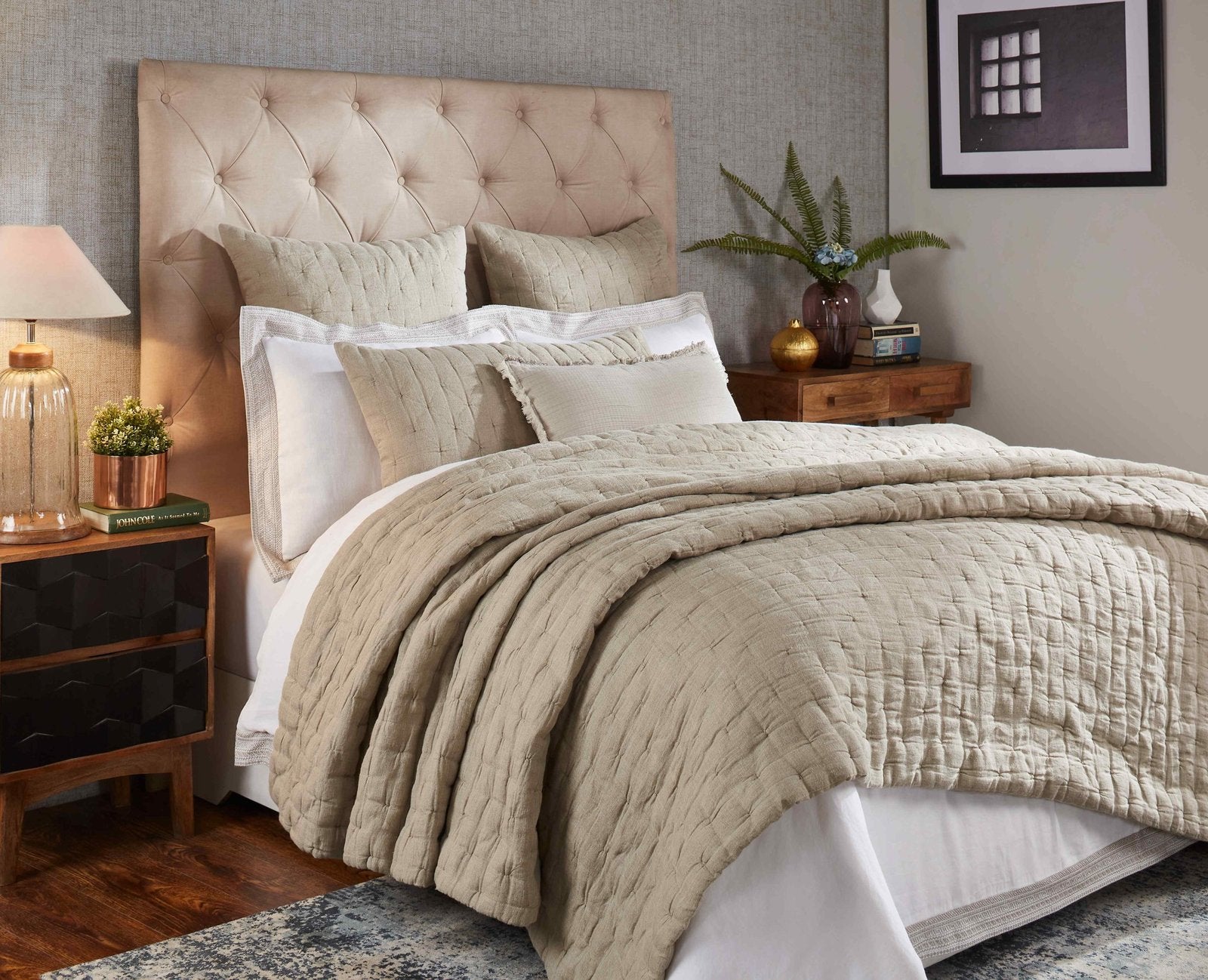 QT-320-11096_3|Luxurious beige quilted quilt, featuring a sophisticated textured pattern, perfect for a cozy, inviting bedroom aesthetic.