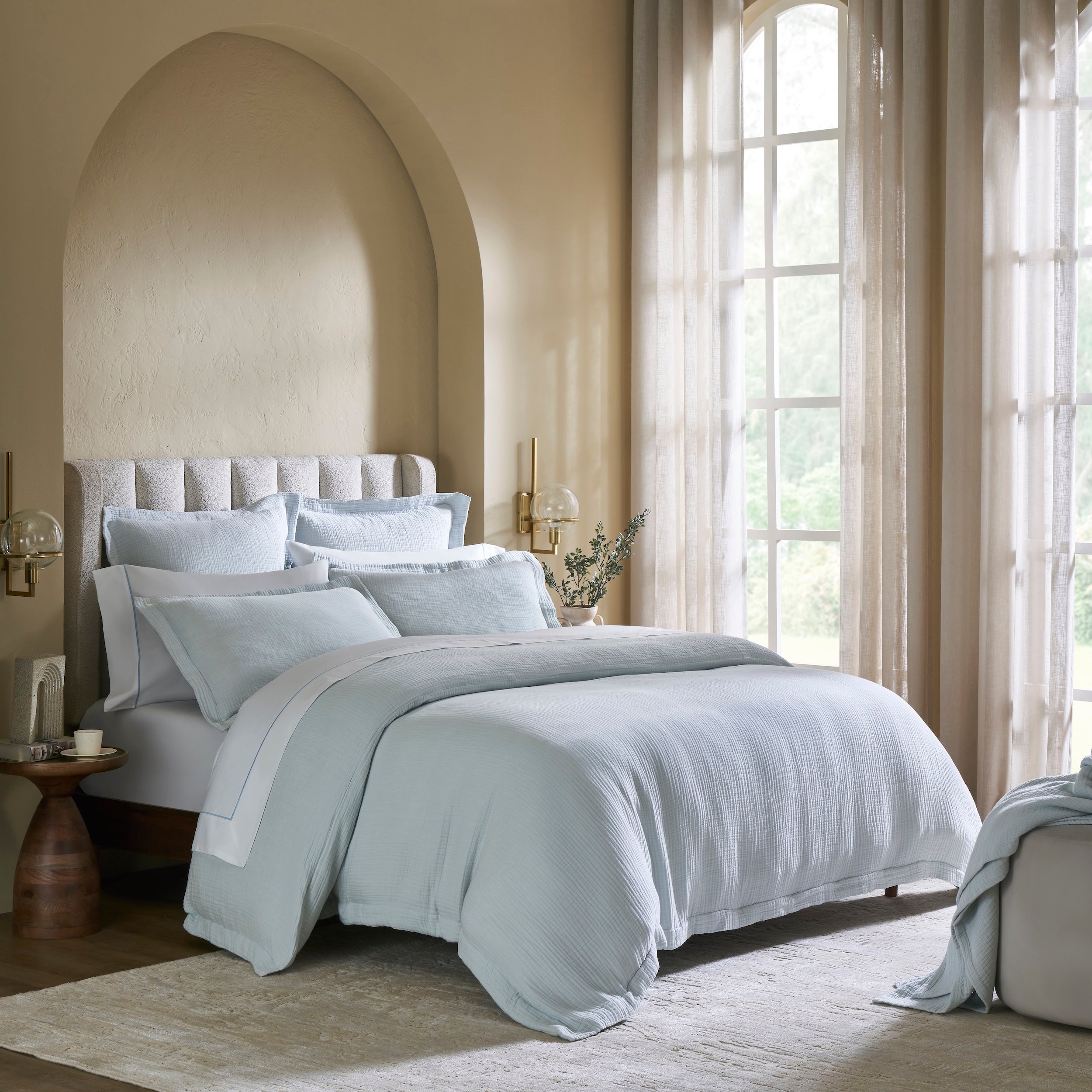 DT-050-9092_2|Light blue textured duvet cover providing comfort and style for a modern bedroom setting, enhancing serene decor.