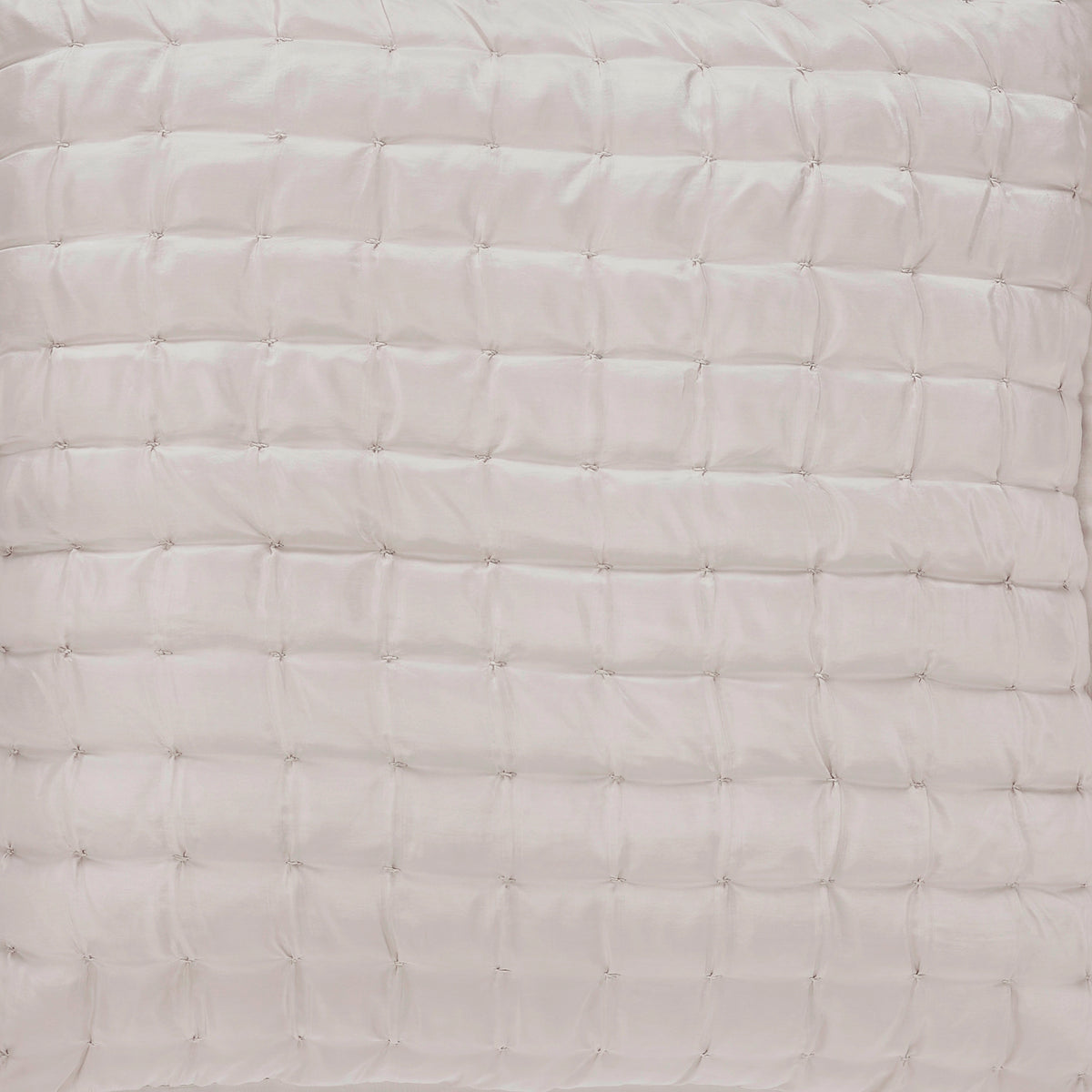 SWT-334-1010_1|Cream individual swatch, featuring a classic horizontal channel quilted pattern with uniform rectangular segments.
