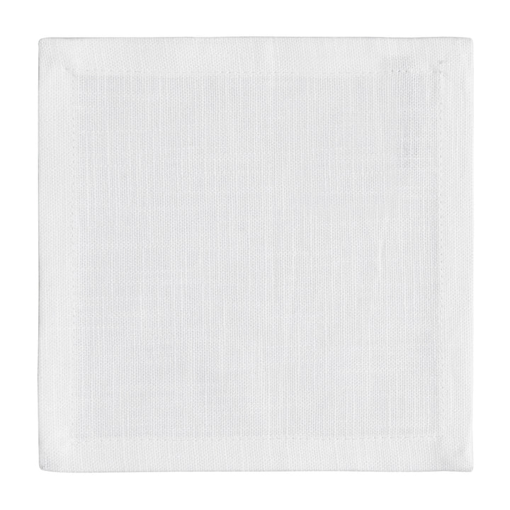 CNP-4909-66_3|Detailed close-up of a single elegant white linen napkin, showcasing its fine texture for a sophisticated place setting.