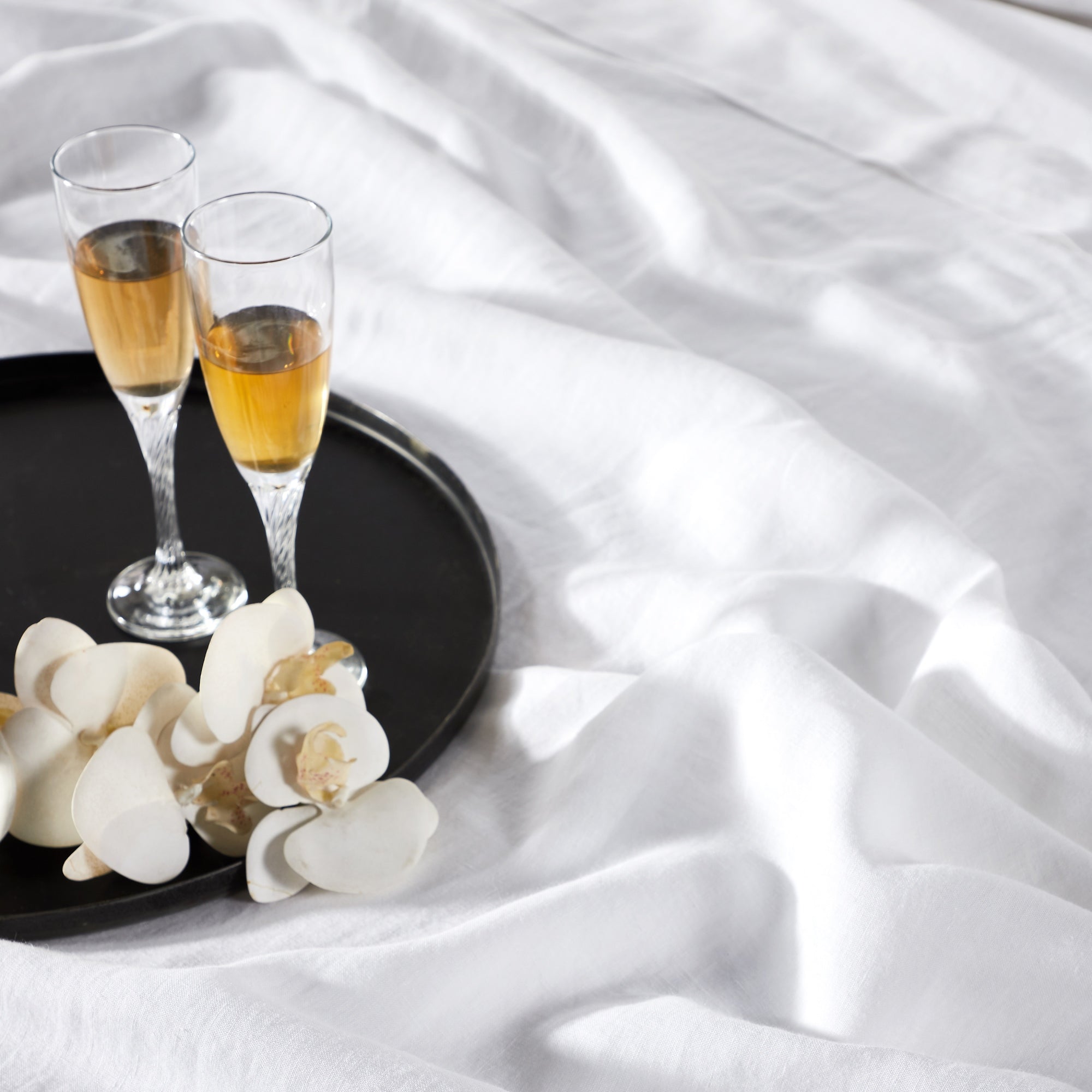 CSS-514-7284_4|Premium 100% linen sheets, offering breathable comfort and luxurious softness. Ideal for any elegant bedroom decor.