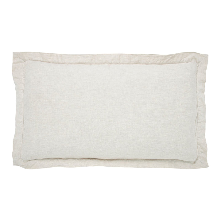 KS-036-2036_1|Natural linen duvet cover in a light cream hue with a subtle woven texture, providing a relaxed and chic bedroom style.