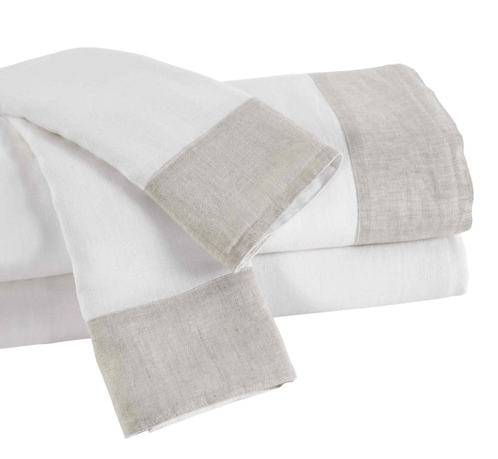KSS-517-7880_3|Folded elegant white 100% linen sheets with stylish natural borders. Soft, breathable, luxurious bed linen product.