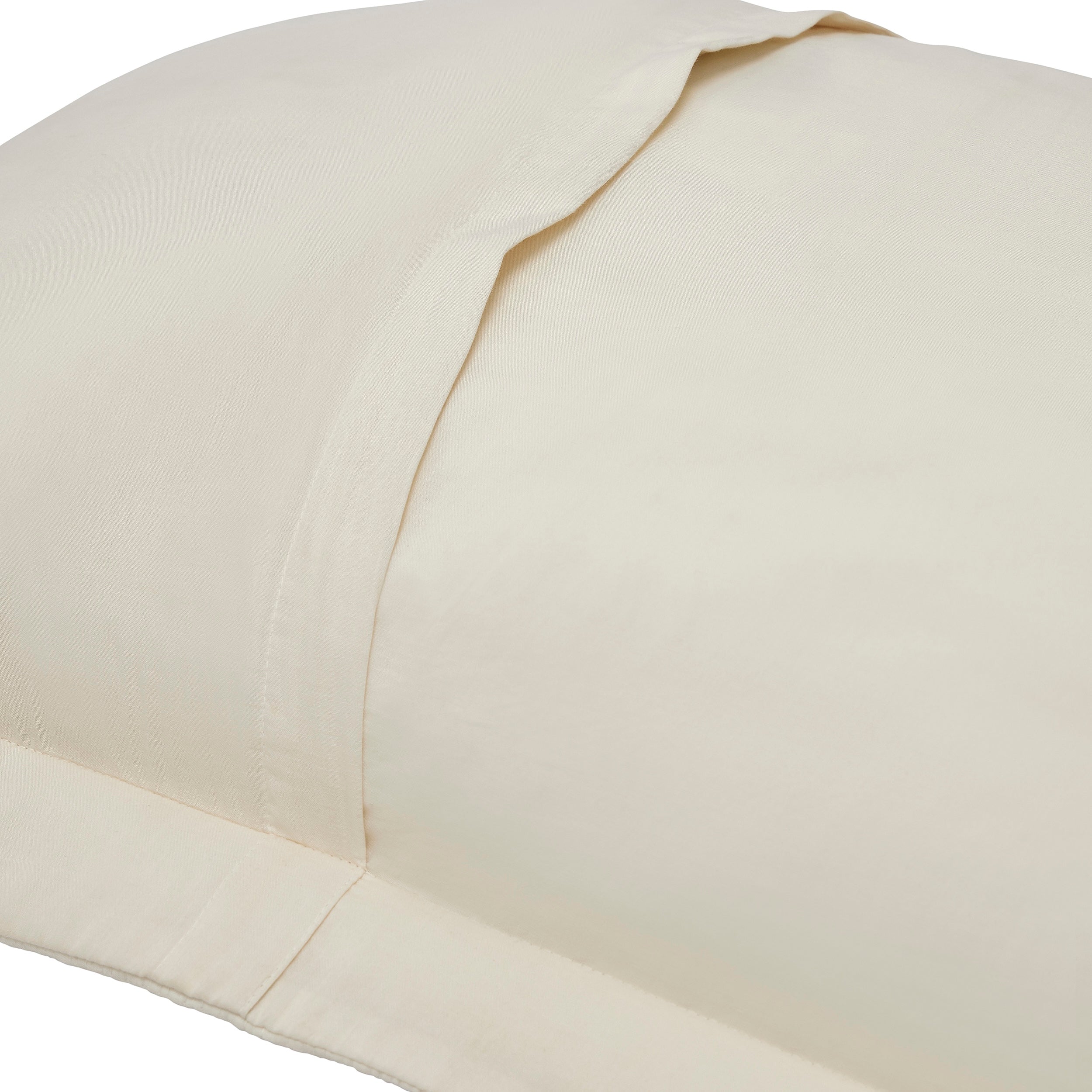 KS-271-2036_2|Smooth cream tailored pillow, an elegant and minimalist accessory designed to complement a modern coverlet bedding ensemble.