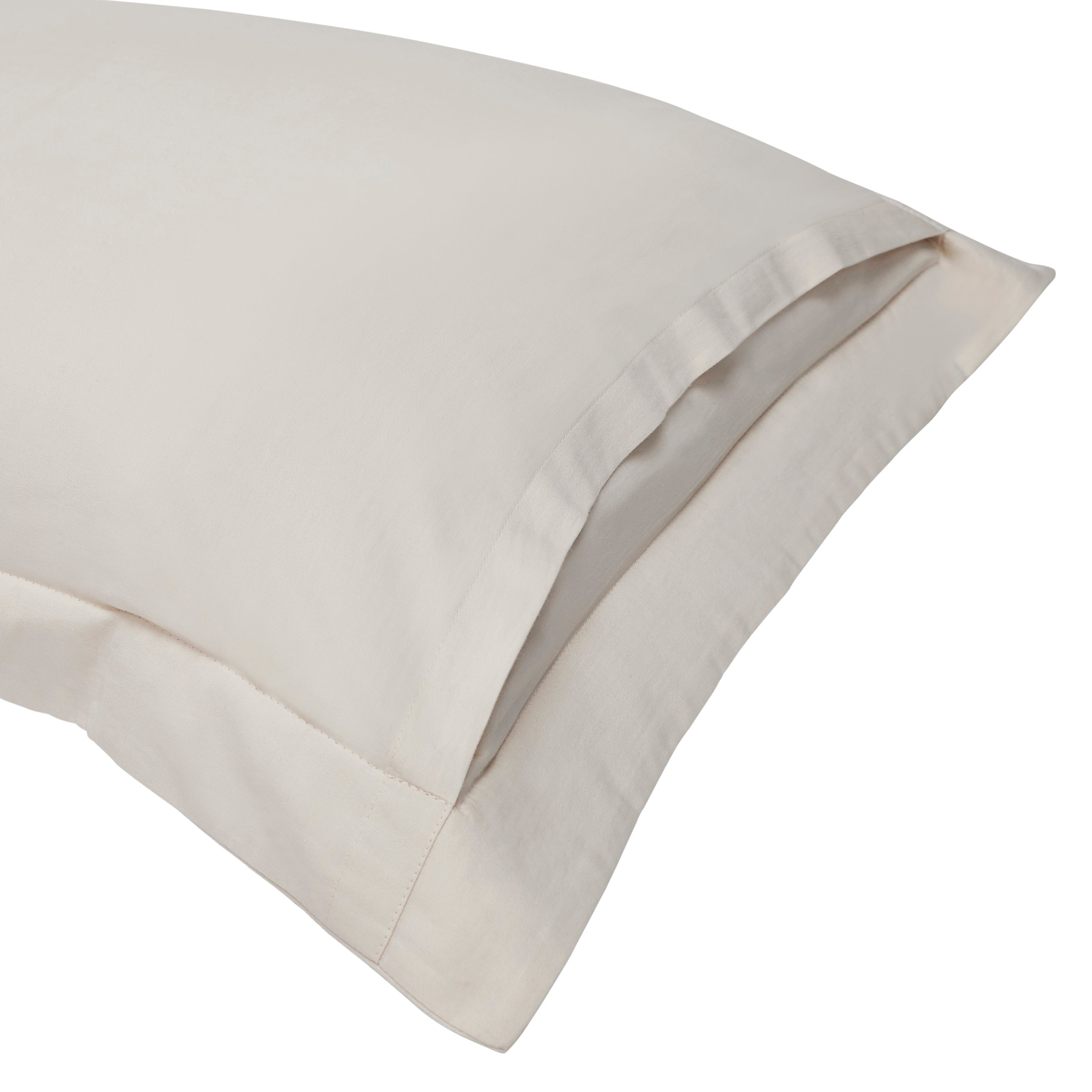 KS-068-2036_2|Cream sateen cotton duvet cover corner with elegant piping detail, luxurious feel for serene bedroom decor.