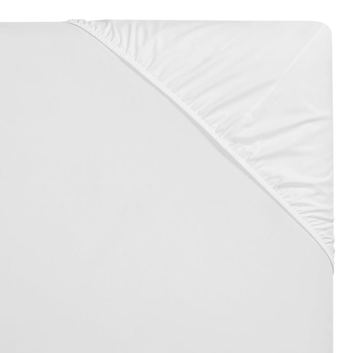 XFT-546-3980_1|Off-white 100% cotton fitted sheet, queen size, with elasticized corners visible, plain weave, smooth texture.